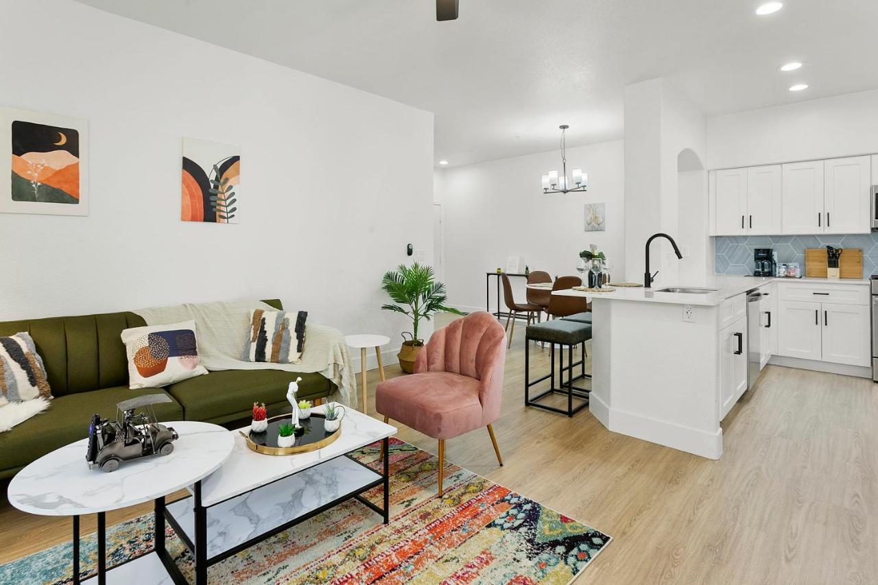 Cozysuites Glendale By The Stadium With Pool 06 Bagian luar foto