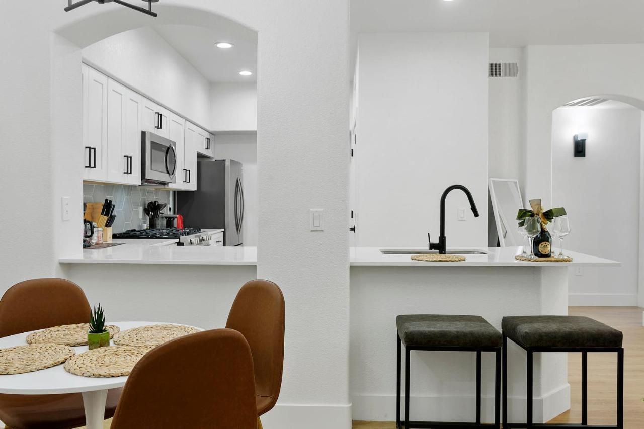 Cozysuites Glendale By The Stadium With Pool 06 Bagian luar foto